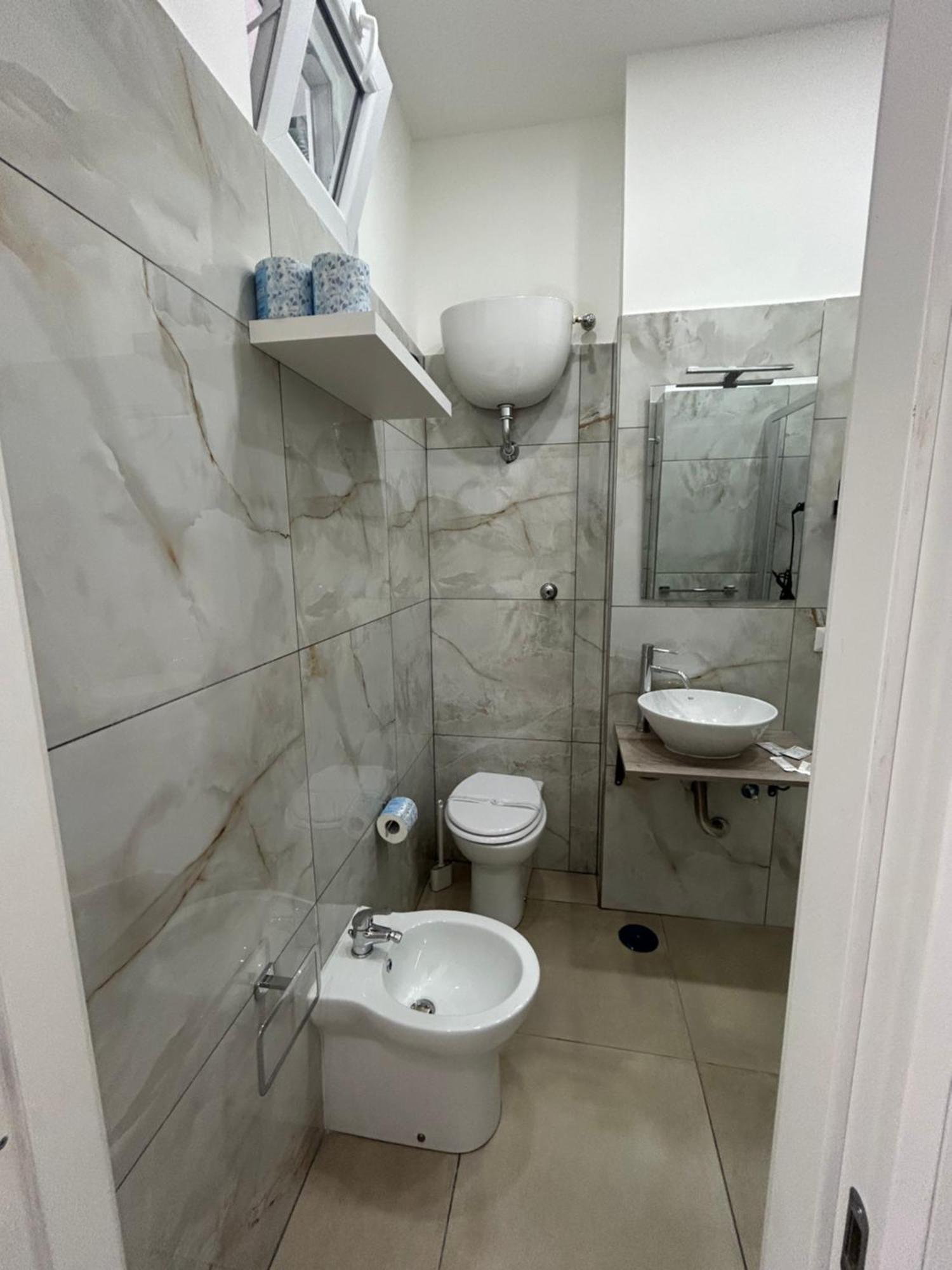 Enjoy Rooms Napels Buitenkant foto